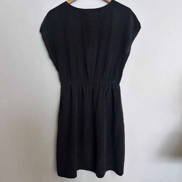 Broadway and Broome 100% Silk Black Navy Blue Pleated Dress Size 4 - Picture 6 of 6